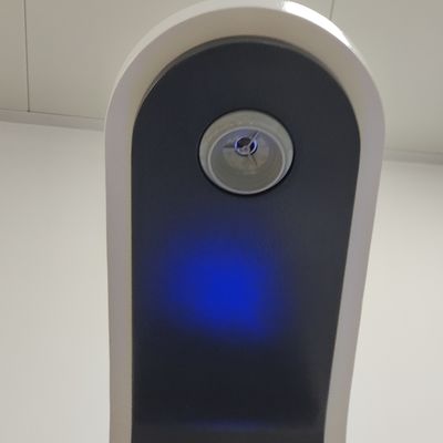 Fonction de hauteur Kiosque de contrôle de santé intelligent à pièce avec imprimante G.W 43kg