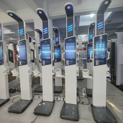 Station de contrôle de santé en libre-service multifonctionnelle avec analyse de la composition corporelle