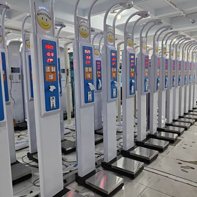 Balance médicale portable multifonctionnelle de hauteur et de poids avec 38 kg de matériau en acier