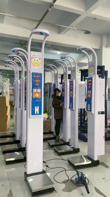 Mesure professionnelle de l'IMC à échelle numérique LEKA avec fonctionnement de la pièce et affichage LED