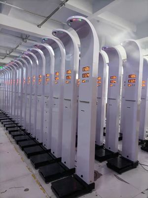 Échelle de pharmacie utilisée pour mesurer la taille et le poids