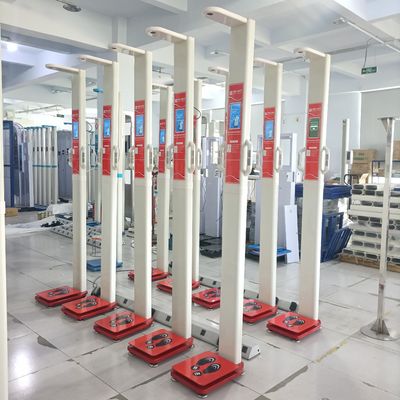 AC100-220V Machine à échelle d'indice de masse corporelle à hauteur et poids pliables à fonctionnement de pièce avec analyseur de graisse corporelle