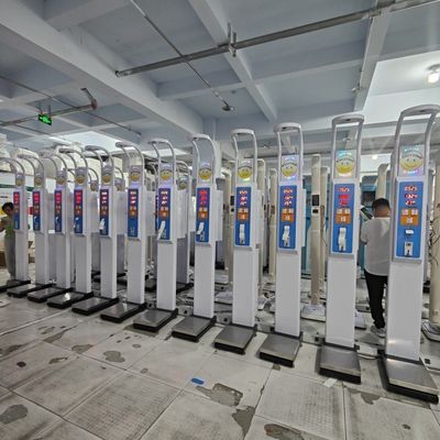 Fonctionnement de la pièce 200 kg Ultrasons hauteur numérique échelle de poids avec une division minimale de 0,5 cm