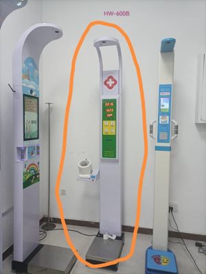 Machine de diagnostic de la santé personnelle Affichage à LED Balance automatique de pesage pour AC100-240V